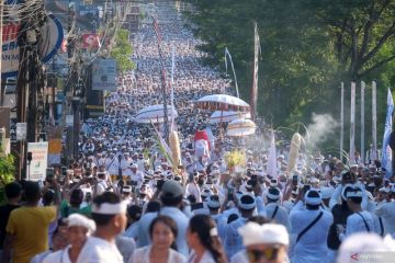 Upacara sakral desa adat Jimbaran di Bali