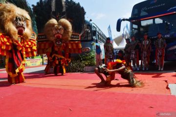 Jambore nasional Busmania Community di Madiun