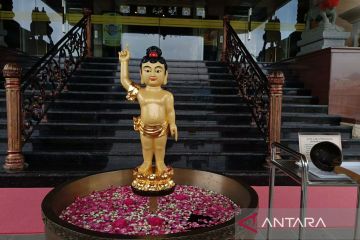 Aksi sosial dan gelaran ragam budaya warnai Waisak di Samarinda