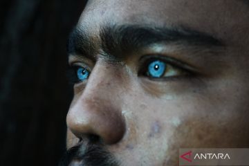 Mata biru Suku Buton