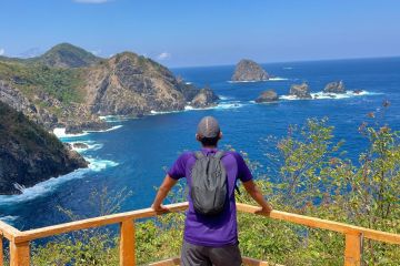 Indahnya Pantai Orong Bukal Lombok Barat mirip Raja Ampat di Papua
