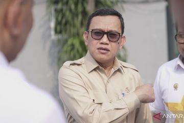 Menteri  P2MI Karding tegaskan isu bantuan Rp100 juta bagi PMI adalah hoaks