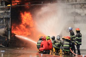 Berjibaku memadamkan 