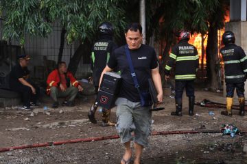 Berjibaku memadamkan 