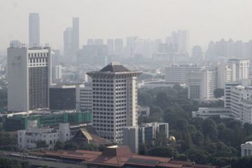 KLH minta DKI percepat konversi angkutan massal berbasis listrik