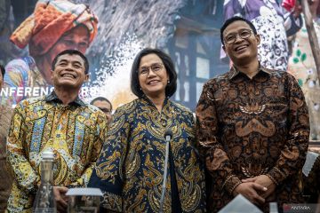 Ekonomi kemarin, lantik Dirjen Pajak dan Dirjen Bea Cukai hingga bisnis Shell