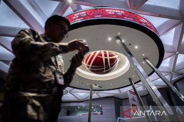 IHSG BEI akhir pekan ditutup menguat dipimpin sektor barang baku