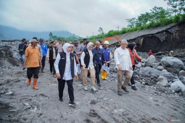 Perbaikan tanggul lahar hujan Gunung Semeru