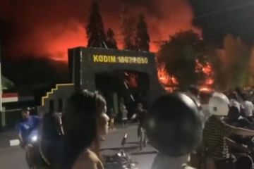 Hukum sepekan, kebakaran Kodim Poso hingga MK putuskan SD-SMP gratis