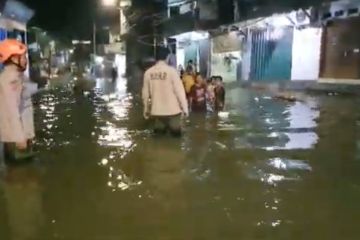 Ratusan rumah di Muara Angke hari ini terendam banjir rob