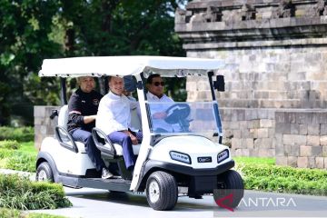 Seskab Teddy sebut Prabowo ceritakan sejarah Candi Borobudur kepada Macron