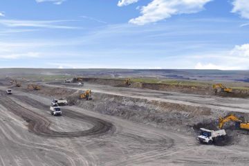 Armada truk tambang nirawak beroperasi di China utara