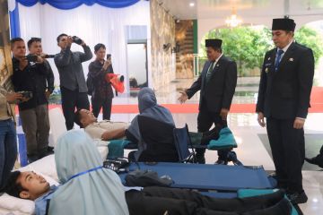 Bupati Tanah Bumbu gandeng perusahaan penuhi stok darah