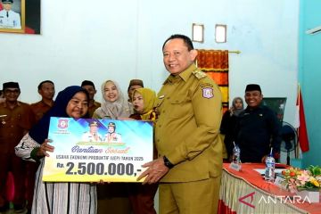 Pemprov Gorontalo salurkan bantuan bagi perempuan kepala keluarga