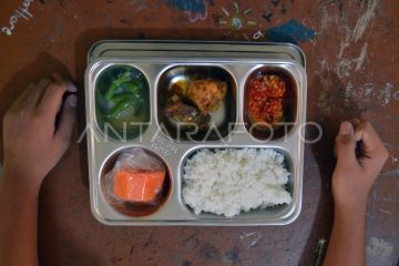 Program MBG dimulai di Padang