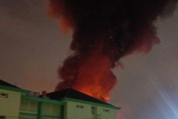 Pabrik lilin di Tamansari Jakarta Barat terbakar