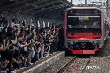 KAI Commuter layani 381.910 pengguna saat libur panjang Idul Adha