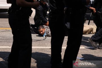 Hampir 400 orang ditangkap sejak aksi protes imigrasi di Los Angeles