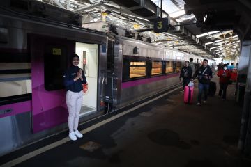 Jumlah penumpang KA Daop 2 Bandung pada libur Idul Adha naik 10 persen