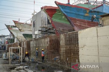 Pembangunan tanggul mitigasi banjir rob di Pluit