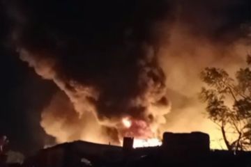 Gudang BBM di Bandarlampung terbakar pada Kamis dini hari, 11 mobil damkar dikerahkan