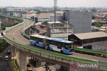 Layanan Transjakarta koridor 13 terlambat imbas galian di Pesanggrahan