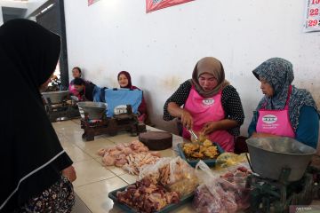 Bantuan Wapres untuk pedagang pasar di Blitar