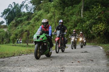 Berkendara bersama seraya eksplorasi wisata di Sulawesi Selatan