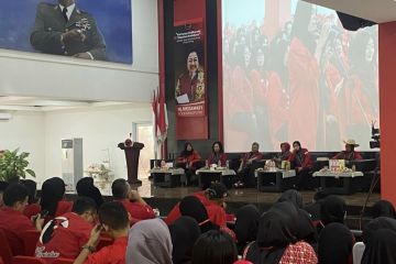 Risma dorong perempuan Banten berdaya untuk atasi kemiskinan daerah