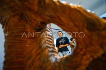 Pameran patung internasional mengenang 95 tahun Arby Samah