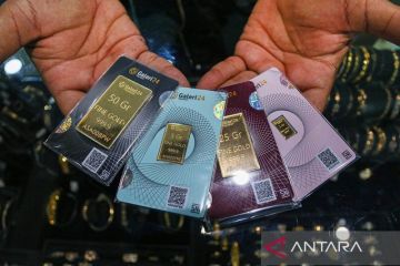 Harga emas hari ini Minggu 27 Juli 2025 kompak lanjutkan tren penurunan harga jual