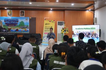 Pelajar di Ambon dilatih soal pelestarian laut dan perubahan iklim
