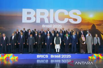 Prabowo tampil di barisan terdepan foto keluarga terbaru BRICS