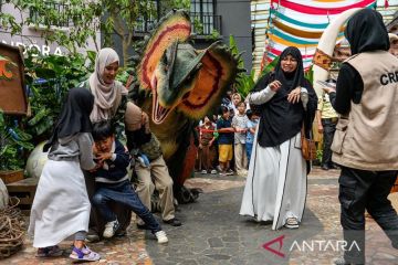Wahana Jurassic Java di Bandung