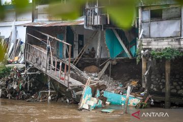 BPBD DKI ingatkan potensi terjadinya longsor selama Juli 2025