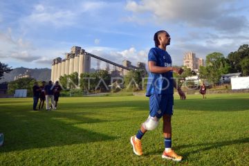 Latihan perdana Semen Padang FC