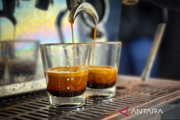 Kemarin, kesalahan minum kopi hingga kapasitas baterai Tesla