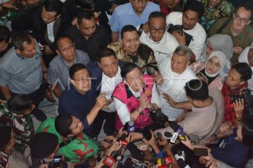 Tom Lembong divonis empat tahun enam bulan penjara - Foto