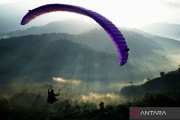 Wisata paralayang Desa Sani-Sani Kolaka