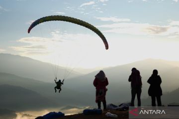 Wisata paralayang Desa Sani-Sani Kolaka