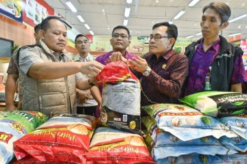 Satgas Pangan Polda Bali sidak beras oplosan di Denpasar