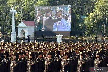 Presiden Prabowo lantik 2.000 perwira remaja TNI dan Polri