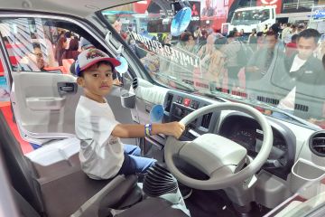 Isuzu Traga 50th Special Edition dijual terbatas hanya 50 unit