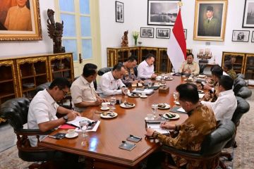 Seskab: Presiden Prabowo mendadak panggil Kapolri hingga Mentan Rabu malam