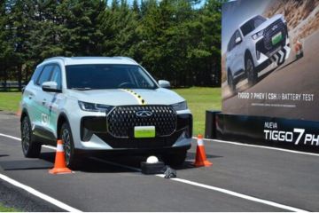 Tabrak Rintangan Setinggi 242 mm saat Melaju 30 km/jam: TIGGO7 CSH Tuntaskan Uji Ketahanan Baterai tanpa Kerusakan Berarti