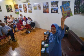 Peluncuran buku Zeynita Gibbons