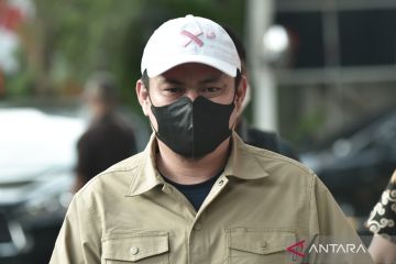 Bupati Koltim Abdul Azis jalani pemeriksaan di KPK