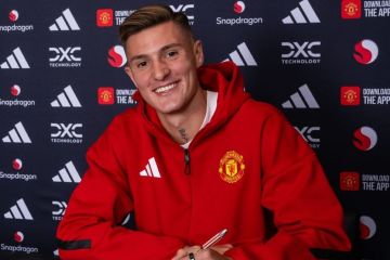 Manchester United umumkan transfer Benjamin Sesko