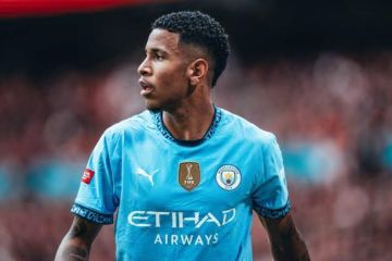 Tottenham berusaha merekrut Savinho dan Eze