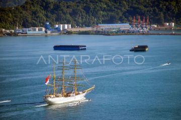 Kedatangan KRI Bima Suci di Padang